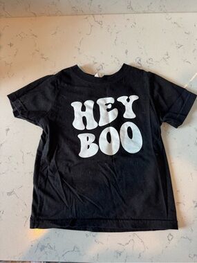 Rabbit Skins Black Kids "HEY BOO" Graphic Tee